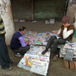 Indien, New Delhi, 06.02.2014
Zeitungsverkäufer in der  Chandni Chowk Markt in New Delhi am 06.02.2014.