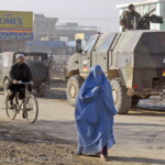 Deutsche Patrouille in Mazar-e-Sharif, Afghanistan am 15.02.2007.