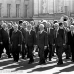 DDR, Berlin, 07.10.1989.
Die Regierungsriege mit Erich Honeckerin der Mitte.
