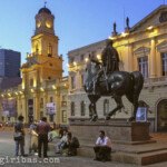 Pedro de Valdivia Skulptur in der Plaza de Armas in Santiago, Chile am 30.11.2006.