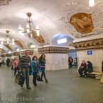 Russische Föderation, Moskau, 08.05.2015.
Mosaiken im Metro Kiewskaja in Moskau am 08.05.2015.
Eroeffnet am 14.03.1954. Architekten: E. Katonin, V. Skugarev, G. Golubev.